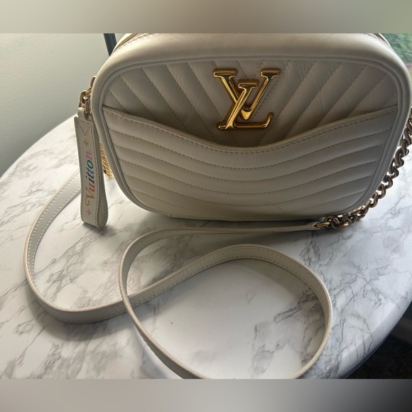 Louis Vuitton New Wave Camera Bag white - Picture 9 of 16